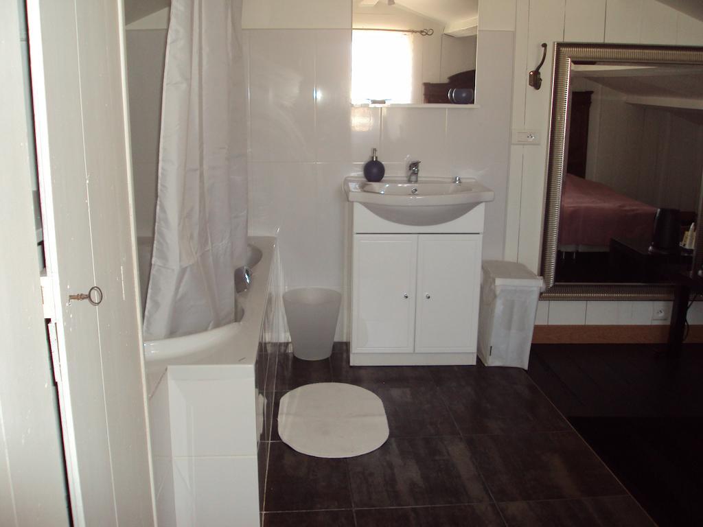 Le Poulailler De L'Ile De Re Apartment Saint-Martin-de-Re Exterior photo